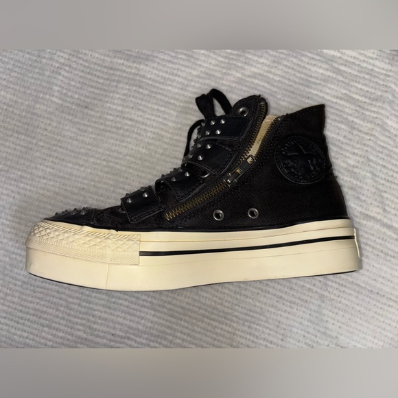 Converse Chuck Taylor Hi Studded Leather Velcro Strap
Platform Sneaker Size 7 - Picture 7 of 10